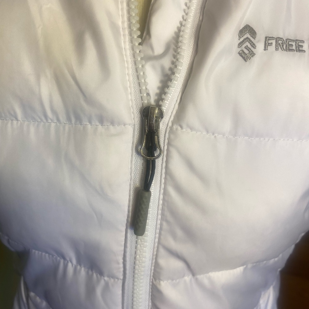 Free Country puffy vest - Picture 3 of 7